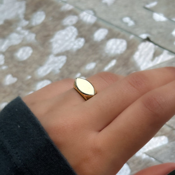 gold signet ring