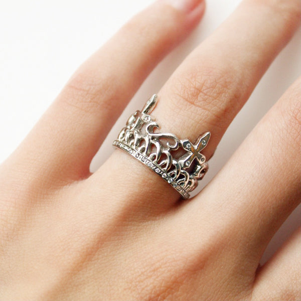 Crown diamond ring