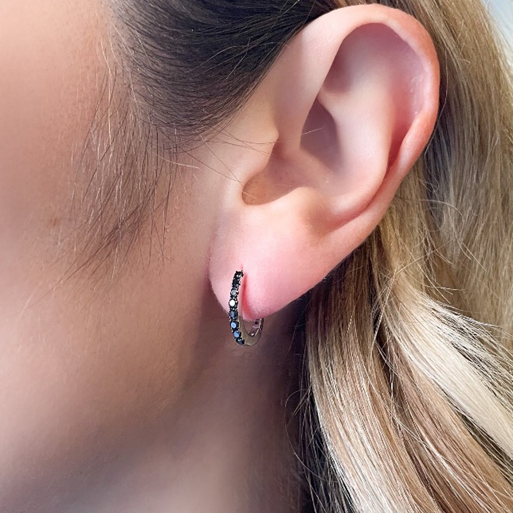 ピアス [BLACKMUSE] Cubic point simply hoops Earrings ピアス [BLACKMUSE] Antique craft hoops Earrings Triangle