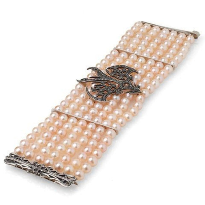 Edgy unique pearl bracelet